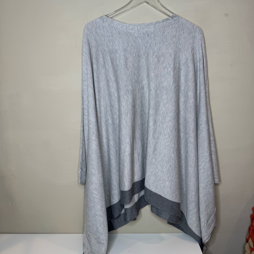 Matty M Ladies´ Sweater Poncho Nwt one size - Picture 3 of 6